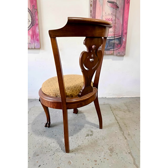 Chippendale Antique Chippendale-Style Carved Mahogany Side Chair With Pierced Scrollwork Back For Sale - Image 3 of 8