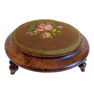 Belle Époque Walnut Hand-Embroidered Tapestry Stool, 1890s For Sale