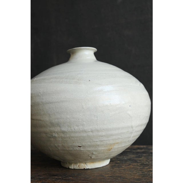 Joseon Dynasty White Porcelain Jar / 15th-19th Century / Excavated Flower Vase For Sale - Image 10 of 18