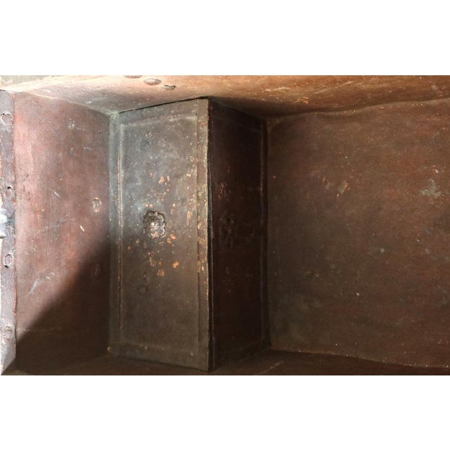 Black 17th Century Nuremberg Chest For Sale - Image 8 of 16