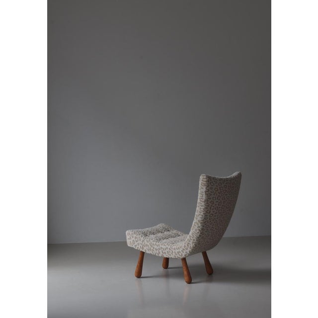 Brown Modern Swedish Lounge Chair with Clubbed Legs in Birchwood & Tablu Textile, 1940s For Sale - Image 8 of 18