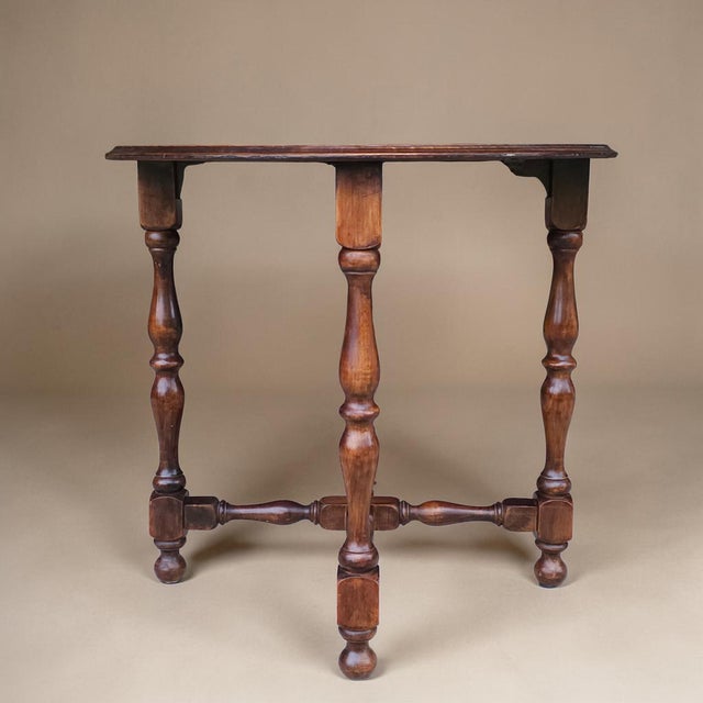 English Early 20th Century Dutch Colonial Revival Oak Occasional Table For Sale - Image 3 of 7