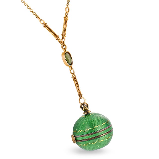 1910s Edwardian Green Sapphire 14k Yellow Gold Lead Green Enamel Pocket Watch For Sale In Los Angeles - Image 6 of 7