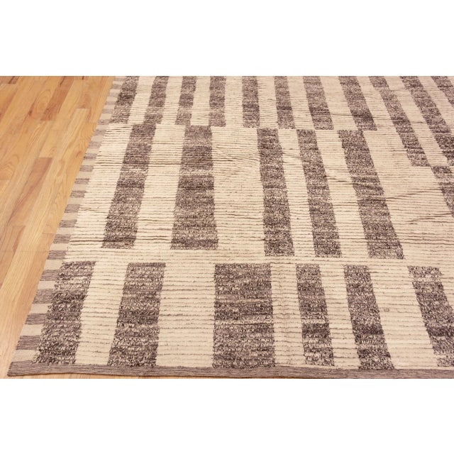 Textile Nazmiyal Collection Geometric Modern Area Rug For Sale - Image 7 of 7