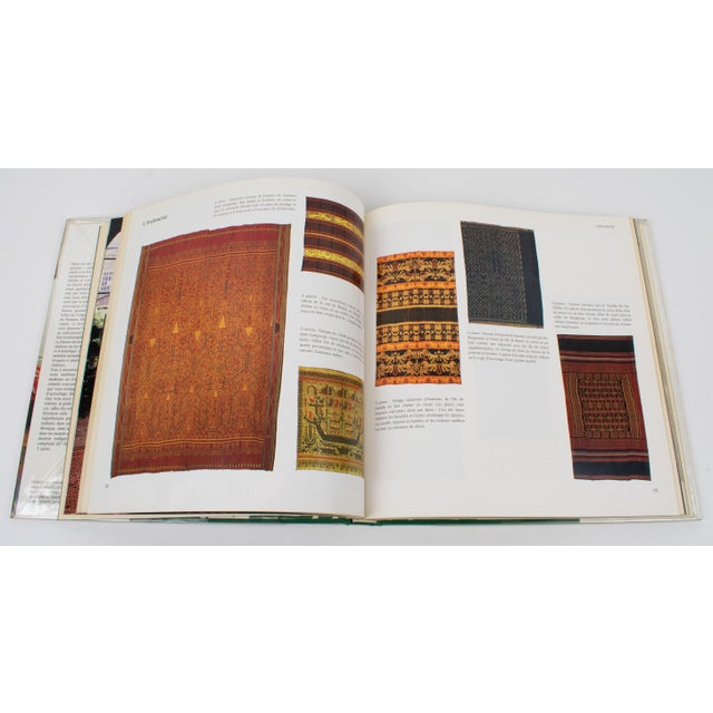 Black A Passion for Textiles, French Book by Nicholas Barnard, 1989 For Sale - Image 8 of 9