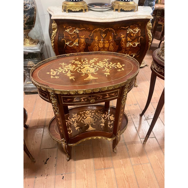 French Louis XV Inlaid Oval Side Table With Drawer, Brass Gallery & Lower Shelf For Sale In Miami - Image 6 of 9