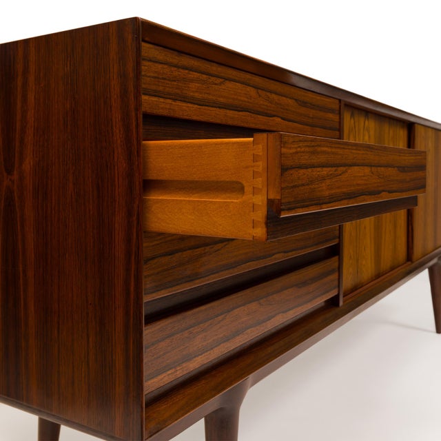 1960s Vintage Danish Mid-Century Omann Jun Møbelfabrik Model 18 Rosewood Credenza 1960s For Sale - Image 5 of 11
