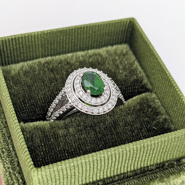 Stunning Chrome Diopside Ring With Earth Mined Diamonds: Solid 14k Gold 7x5mm, Size 6.75 For Sale In Columbus - Image 6 of 13
