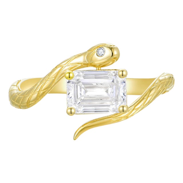 Kai Snake Protection 1.00ctw Emerald-Cut Lab-Grown Diamond East-West Ring in 14k Gold (All Sizes Available) For Sale