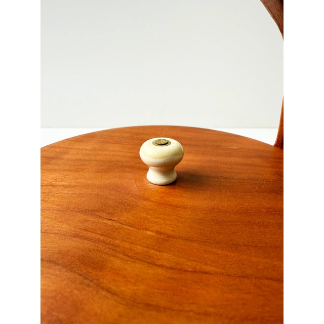 Wood Vintage Signed Nantucket Lightship Basket – Handcrafted With Lid, Bone Handle & Geometric Pattern For Sale - Image 7 of 9