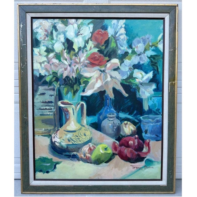 1980s 1984 Torgesen Murdock Original Oil Painting – Floral Still Life With Lilies, Roses & Ceramic Pitcher For Sale - Image 5 of 18