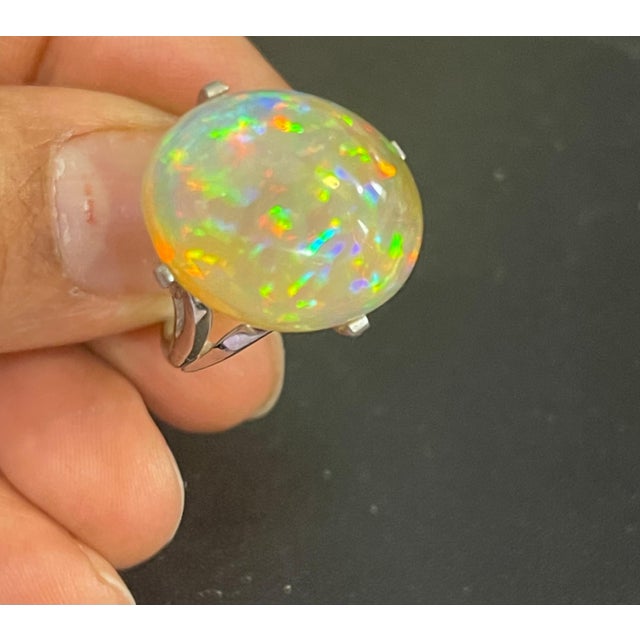 14 Carat Oval Shape Ethiopian Opal Cocktail Ring in Platinum For Sale - Image 4 of 18