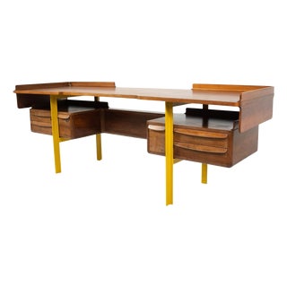 Mid-Century-Modern Italian Wooden Desk in Walnut and Metal, Italy, 1960s For Sale