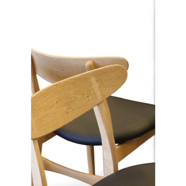 1970s CH30 in Chair Oak and Black Leather by Hans J. Wegner for Carl Hansen & Søn, 1950s For Sale - Image 5 of 17
