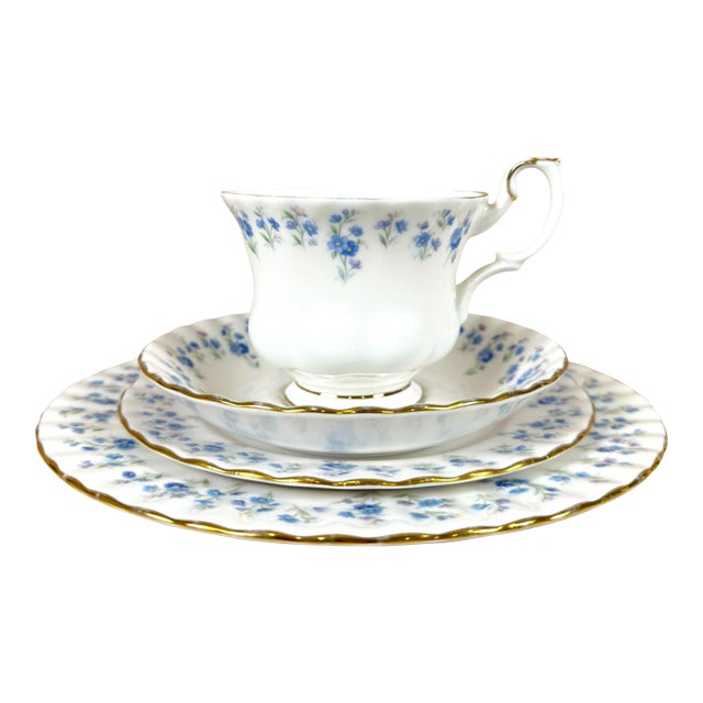 Vintage English Royal Albert Memory Lane Bone China Quartet - Set of Four For Sale