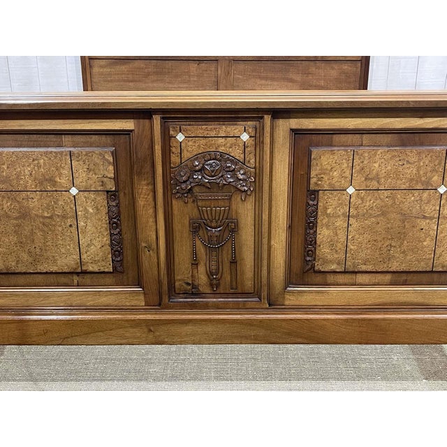 Art Deco period bed in walnut and elm burl from the 1930s - Bedding 140-190 - Overall bed L=2m01 l=1m54 H headboard 1m44.