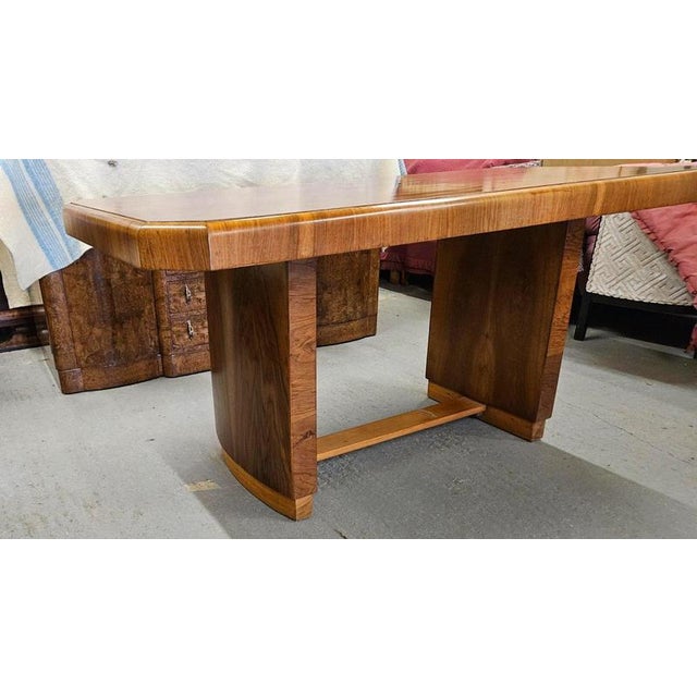 Wood Art Deco British Figured Walnut Pedestal Dining Table, 1930 For Sale - Image 7 of 13