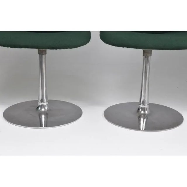 Green Robin Day Swivel Chairs in Green Upholstery and Aluminum, 1960s For Sale - Image 8 of 11