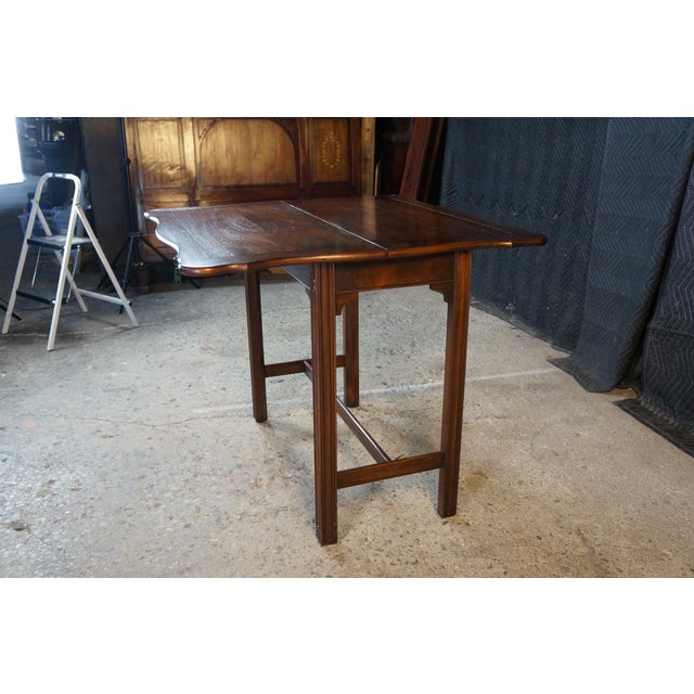 Vintage Hekman Georgian Style Mahogany Flip Top Game Card Hall Console Table For Sale - Image 12 of 17