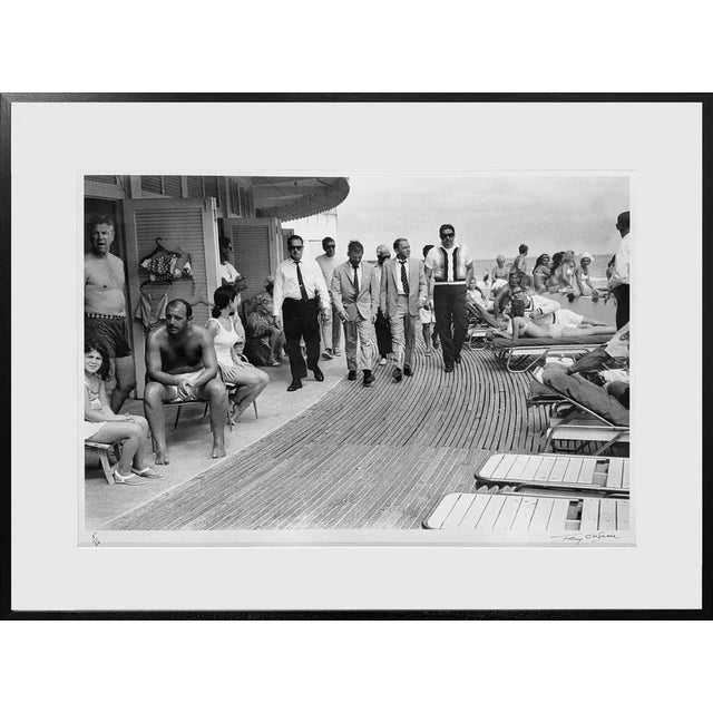 Terry O'Neill, Frank Sinatra in Miami, 1968, Signed Framed Print For Sale - Image 3 of 3