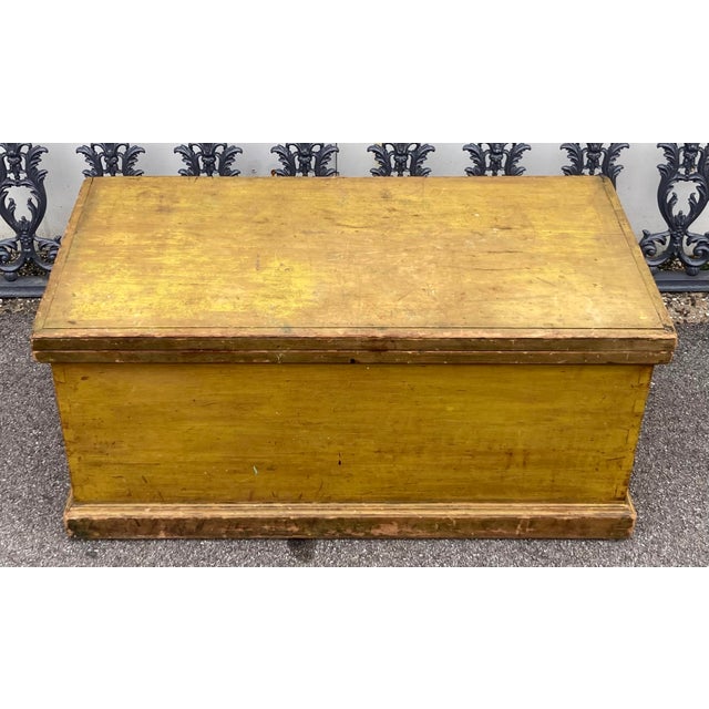 English Pine Trunk or Blanket Chest For Sale In Baltimore - Image 6 of 14