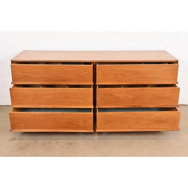 1950s Robsjohn-Gibbings for Widdicomb Mid-Century Modern Walnut Dresser, 1950s For Sale - Image 5 of 12