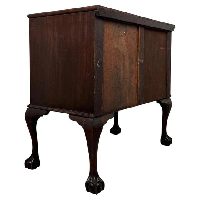 Antique Mahogany Chest with Traditional Design, 1900s For Sale - Image 9 of 12