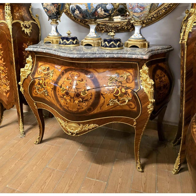 French French Louis XV Commode With Floral Marquetry, Marble Top & Ornate Gilt Bronze Mounts For Sale - Image 3 of 4