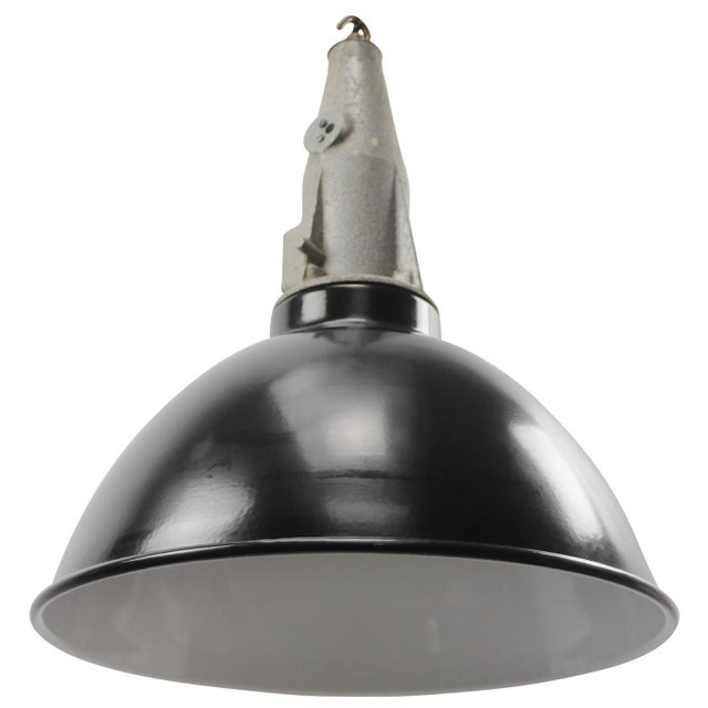 Vintage industrial pendant. Black enamel shade with white interior Cast aluminum top E27 / E26 Up to 250V (Europe/UK...