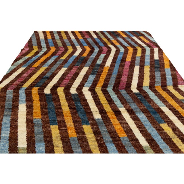 Modern Moroccan Style Handmade Wool Rug With Geometric Zig-Zag Chevron Pattern For Sale - Image 11 of 12