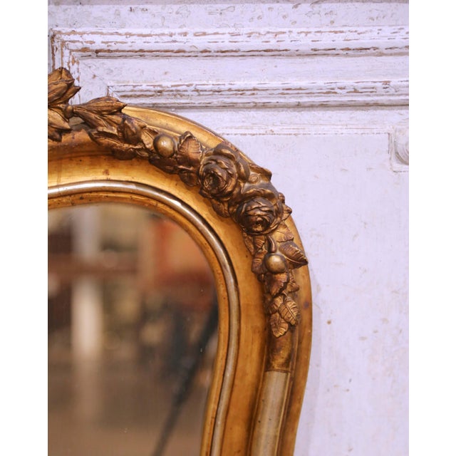 19th Century French Louis XV Giltwood Wall Mirror With Floral Crest For Sale - Image 4 of 8