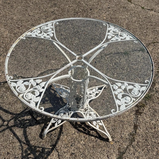 Victorian Vintage Russell Woodard Orleans Wrought Iron Pedestal Base Patio Dining Table For Sale - Image 3 of 16