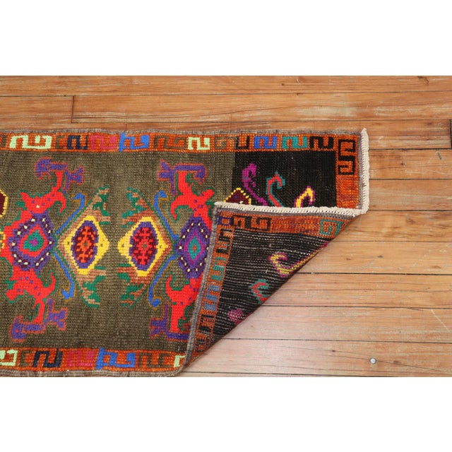 Mid 20th Century Funky Mini Size Turkish Rug no. y1860 For Sale - Image 5 of 6