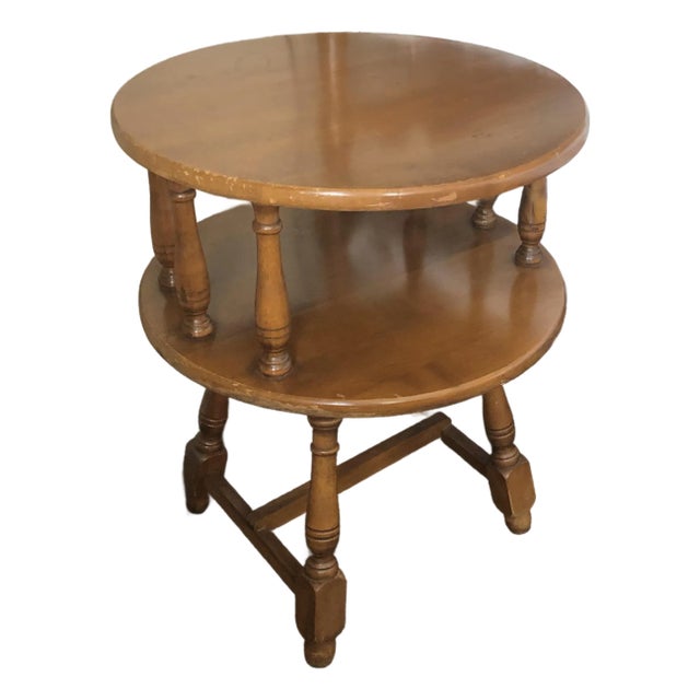 1950s Colonial Style Nutmeg Maple 2 Tier Round Side Table For Sale