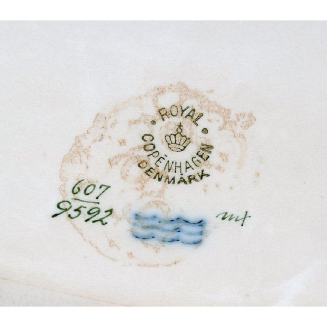 1940s Porcelain Service No. 607 Colossal Serving Dish from Royal Copenhagen, 1943 For Sale - Image 5 of 6