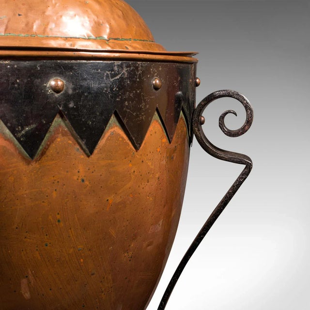 1890s Victorian Antique Arts and Crafts Fireside Bin, English, Copper, Log, Coal For Sale - Image 9 of 12