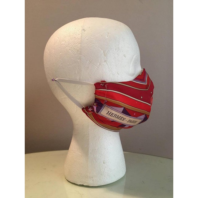 Textile Hermes Vintage Handmade Donner La Main Silk Scarf Face Mask For Sale - Image 7 of 7