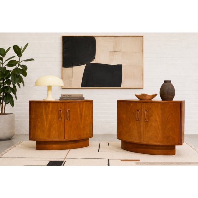1960s Mid Century Modern G-Plan Fresco Teak Corner Cabinets, Teak Bar Nightstands, A Pair For Sale In New York - Image 6 of 15