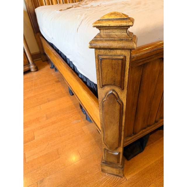 Ornate Vintage Drexel Heritage King Size Bed Combining Traditional Craftsmanship and Classic Elegance For Sale In Pittsburgh - Image 6 of 8