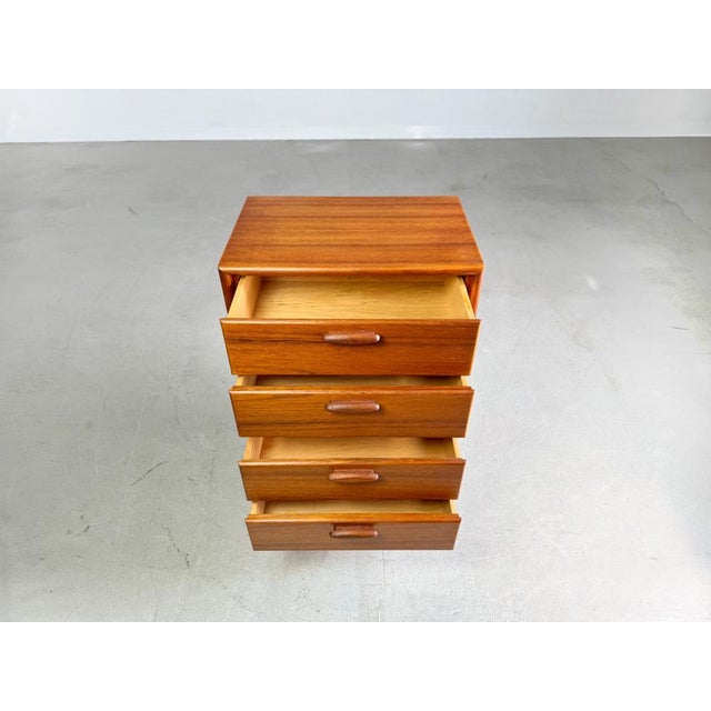 Mid-Century Modern Mid-Century Bedside Chest of Drawers in Teak from Heinrich Riestenpatt RT Möbel For Sale - Image 3 of 7