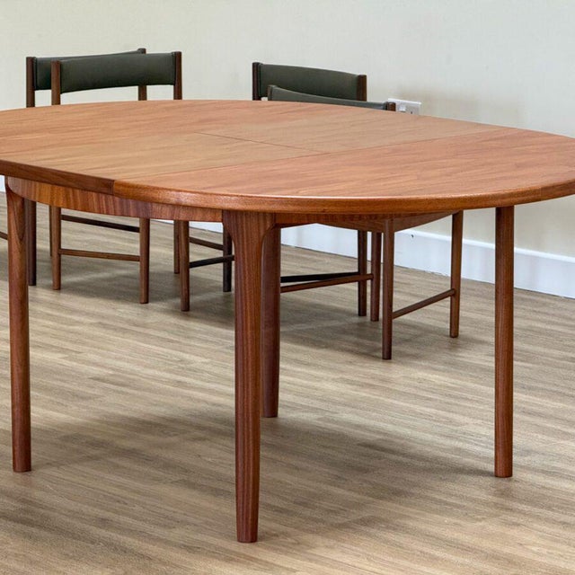 1960s Dunvegan Round Extending Dining Table and Chairs in Teak by Tom Robertson for McIntosh, Scotland, 1960s, Set of 5 For Sale - Image 5 of 18