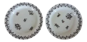 18th Century English New Hall Factory Porcelain with Grisaille Acorn & Leaf Border Plates - A Pair