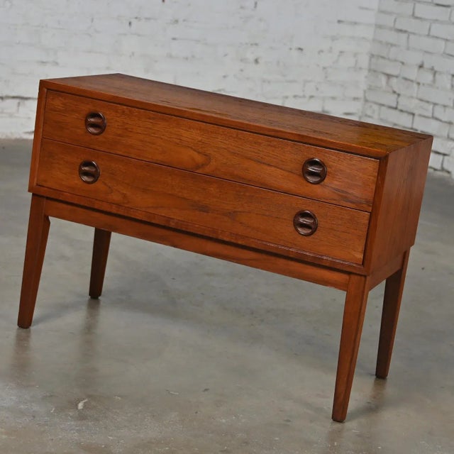 Mid-Century Modern 1950-1960’s Scandinavian Modern Teak Low Bench Cabinet or Credenza Attributed to Arne Wahl Iversen for Vintage Ikea For Sale - Image 3 of 12