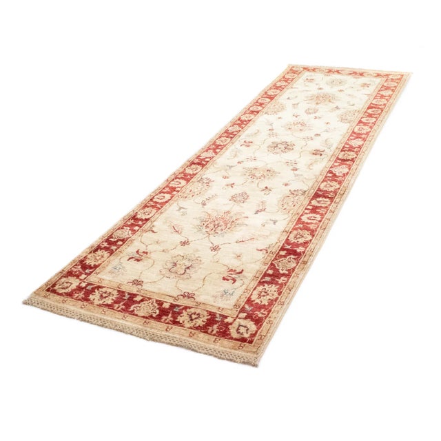 Middle Eastern Rug in Wool For Sale - Image 3 of 10