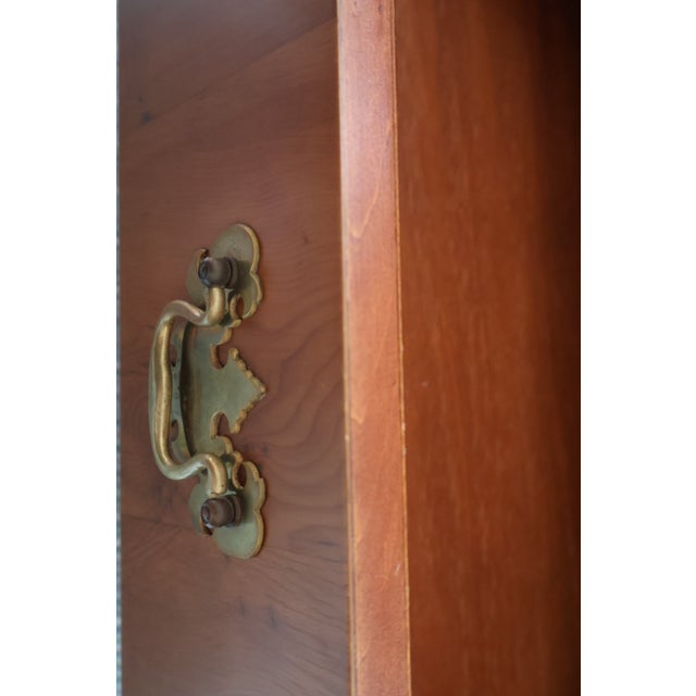 Biggs of Richmond Chippendale Mahogany Bachelor’s Chest With Brass Hardware For Sale - Image 9 of 18