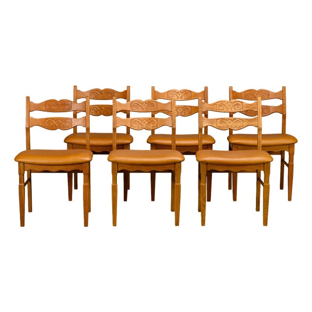 Razorblade Style Dining Chairs in Oak and Leather by Henning Kjærnulf, Denmark, 1960s, Set of 7 For Sale