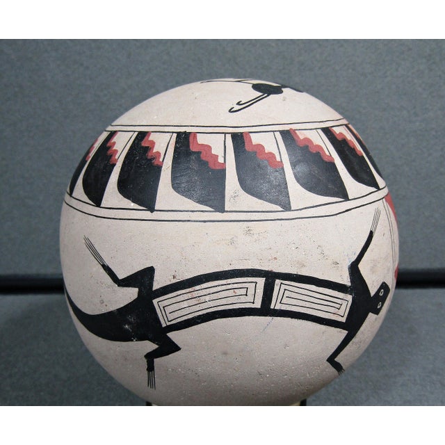 Ceramic Kokopelli & Lizard Spherical “Seed Pot” by Jose Lucano Southwest Art – 5 In For Sale - Image 7 of 10