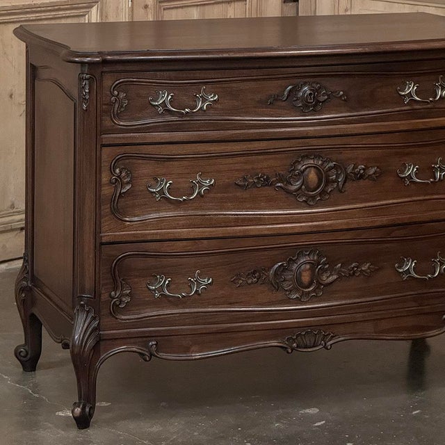 Pair Antique French Louis XV Walnut Commodes ~ Chests of Drawers For Sale - Image 9 of 17