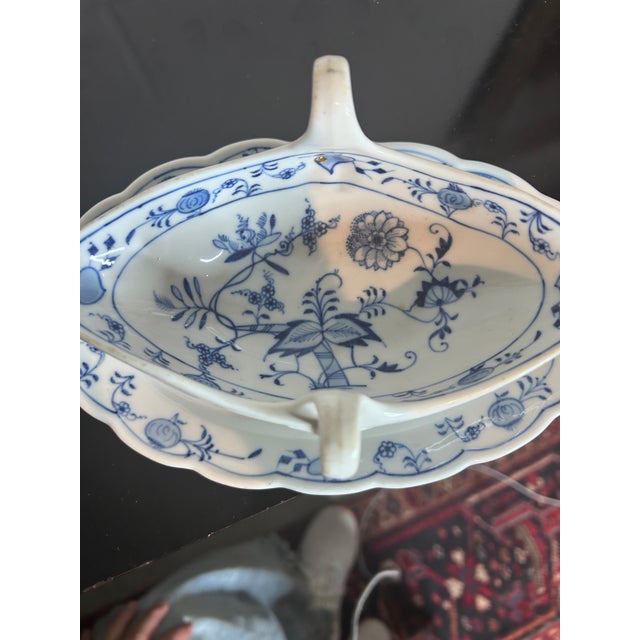 Blue Antique Meissen Blue Onion Gravy Boat on Stand For Sale - Image 8 of 9