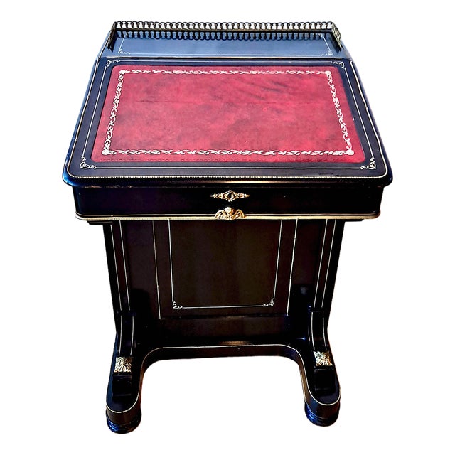 Compact Late 19th-Century Victorian Davenport Desk For Sale